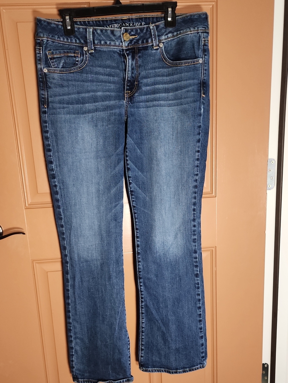 American Eagle Outfitters Bootcut Jeans in Medium Blue Wash